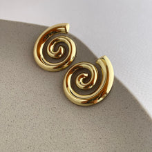Cargar imagen en el visor de la galería, Aretes Rosca Dorados