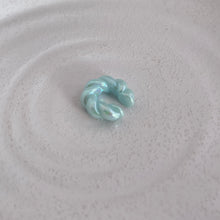 Cargar imagen en el visor de la galería, Ear Cuffs Trenzado Tornasol