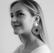 Cargar imagen en el visor de la galería, Aretes Iraca Vino &amp; Beige