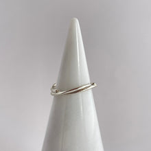 Cargar imagen en el visor de la galería, Anillo Raiz Plateado