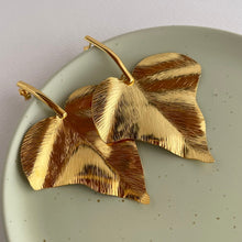 Cargar imagen en el visor de la galería, Aretes Hoja Cala