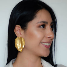 Cargar imagen en el visor de la galería, Aretes Hoja Nicola