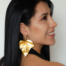 Cargar imagen en el visor de la galería, Aretes Hoja Cala