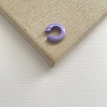 Cargar imagen en el visor de la galería, Ear Cuff Nairobi Lila