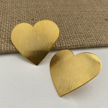 Cargar imagen en el visor de la galería, Aretes Corazón